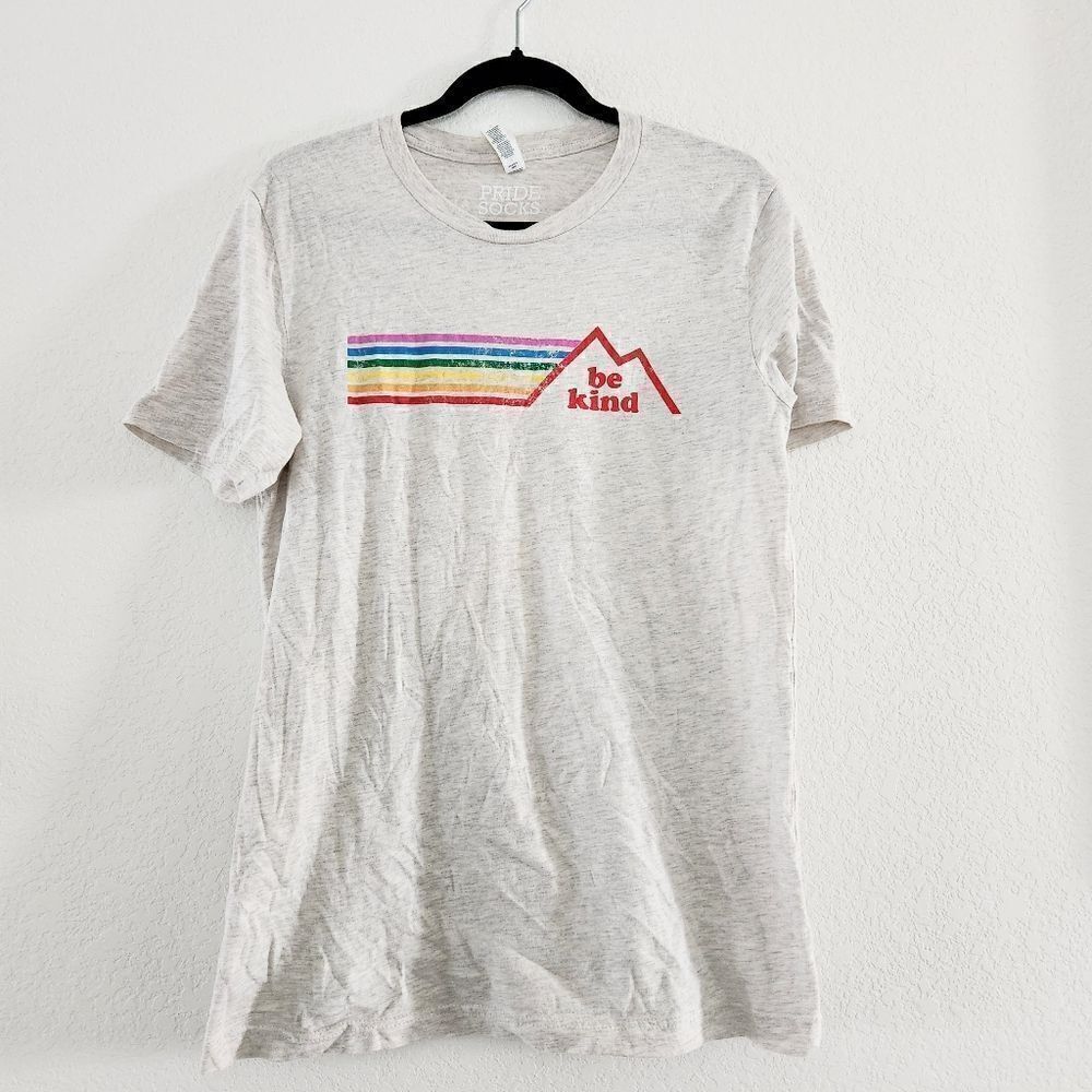 Canvas Be Kind Rainbow 🌈 Crewneck Tee, Medium